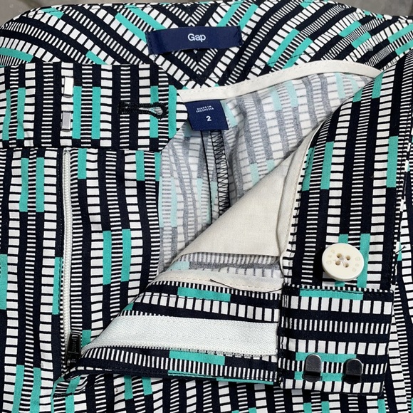 GAP shorts EUC - Picture 8 of 8